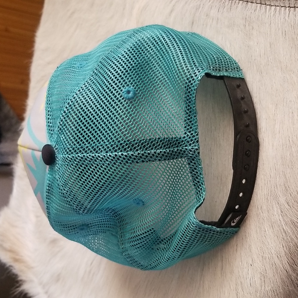 Quicksilver Trucker Hat - Picture 4 of 8